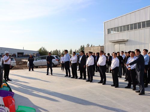 2020.09.23通遼市委書(shū)記馮玉臻市長(zhǎng)郭玉峰開(kāi)魯縣委書(shū)記趙長(zhǎng)勇來(lái)公司參觀考察 2020.09.23通遼市委書(shū)記馮玉臻市長(zhǎng)郭玉峰開(kāi)魯縣委書(shū)記趙長(zhǎng)勇來(lái)公司參觀考察